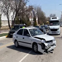Elazığ'da iki otomobilin çarptığı Zeynep ağır yaralandı