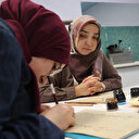 Hat sanatı Kocaeli'de kadın eliyle geleceğe taşınıyor 