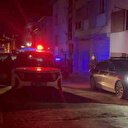 ‘Dur' ihtarına uymayarak kaçan gencin babası aracını polislerin önüne kırdı