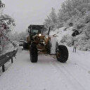 Elazığ'da yoğun kar yağışı sonrası yolda mahsur kalan araç kurtarıldı