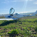 Eğitim uçağı tarlaya zorunlu iniş yaptı