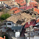 Buldan'da tarihi iki katlı ev çöktü