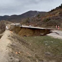 Gümüşhane'de toprak kayması sonucu yol çöktü