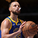 Ne yaptın Stephen Curry! Tarihe geçen gecede 12 üçlük, 52 sayı