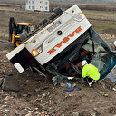 Sivas'ta yolcu otobüsü devrildi: 2 kişi hayatını kaybetti 23 kişi yaralandı