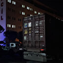 Alkollü sürücü TIR'la hastane otoparkına daldı