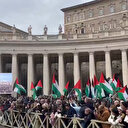 Papa Francis'in cenazesinde Filistin bayrakları dalgalandı