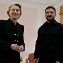 Sur fond de tensions, les funérailles du pape réunissent Von der Leyen et Trump pour la première fois