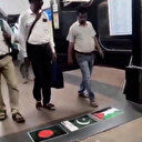 Hindistan'da Bangladeş Pakistan ve Filistin bayrakları yere serildi