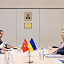 فيدان يلتقي نظيره الأوكراني في بروكسل