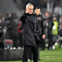 Jose Mourinho'nun görüntüsü dikkati çekti: Taraftarların önünde barıştılar!