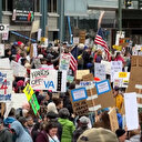ABD sokaklara döküldü: On binlerce kişi Trump ve yönetimini protesto etti