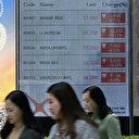 Les Bourses asiatiques dévissent, le pétrole au plus bas en 4 ans