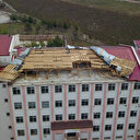 Bitlis'te fırtına çıktı: Okulun çatısı uçtu