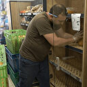 İki marketin kıyasıya rekabeti fiyatları aşağı çekti: Yarı fiyatına satılıyor, vatandaşlar kazanıyor