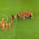 Galatasaraylı yıldız maç sonu kendini yere bıraktı: Önce arkadaşları sonra sağlıkçılar koştu