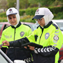 Konya'daki polis anneler en özel günlerini görevi başında kutluyor