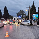 Sakarya'da taksi ile otomobilin çarpıştığı kaza kamerada: 6 yaralı