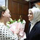 Bakan Göktaş kimsesiz çocukların 40 yıldır annesi olan Nimet Gürel'i ziyaret etti