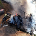 Arnavutköy'de ahırların yanına istiflenmiş saman balyaları alev alev yandı