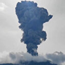 Endonezya’da Marapi Yanardağı yeniden faaliyete geçti: Metrelerce yüksekliğe kül püskürttü