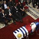 Uruguay'da hayatını kaybeden eski Devlet Başkanı Mujica çiftliğine defnedildi: Halk gözyaşlarıyla uğurladı