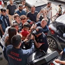 Cizre'de eline demir korkuluk saplanan 8 yaşındaki çocuğu itfaiye kurtardı