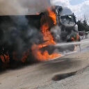 Park halinde yanan tır küle döndü