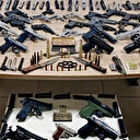 Ev ve iş yerinden ruhsatsız 14 tabanca ve 4 av tüfeği çıktı