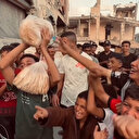 Gazze'de ablukanın ardından ilk ekmek: Tekbirlerle karşıladılar