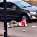 Siyonist destekçisi Filistin yanlısı göstericilerin arasına aracıyla daldı