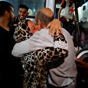 İşgalci İsrail'in alıkoyduğu 10 Filistinli tutsak ailesine kavuştu