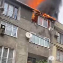 Ataşehir'de 5 katlı binanın çatı katında çıkan yangın söndürüldü