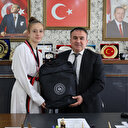 Türkiye şampiyonu tekvandocuya babasından davullu zurnalı karşılama