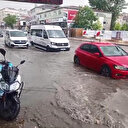 İstanbul'da sağanak ve dolu yağışı: Yollar göle döndü