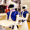 Bilim kurgu değil Robotik Restoran: Garson robotlar, dokunmatik sipariş ekranları...