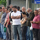 İzmir'de 23 bin işçi grevde: Otobüs durakları yığıldı insanlar perişan oldu