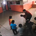 Bitlis'te ilkokul öğrencisi öğretmeninin Heimlich manevrasıyla kurtuldu.