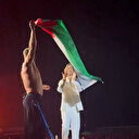 Ünlü müzik grubu Imagine Dragons konserinde Filistin bayrağı açtı