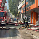 Adana'da yastık imalathanesinde yangın: 3'üncü katın penceresinden atlayan 2 işçi yaralandı