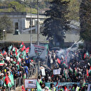 Gazze'deki soykırımına karşı ABD Konsolosluğu'na yürüdüler