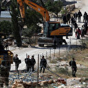 İşgalci İsrail Batı Şeria'da Filistinlilere ait çok sayıda yapıyı yıktı