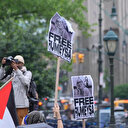 Filistin'e destek verdiği için ABD'de gözaltına alınan Rümeysa'ya destek gösterisi