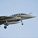 Pakistan, Hindistan'a ait savaş uçağını düşürdü