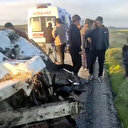 Bitlis'te minibüs ile traktör çarpıştı: Dört yaralı