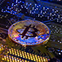 Le Bitcoin repasse au-dessus des 100 000 dollars, porté par les espoirs de reprise du dialogue commercial USA-Chine