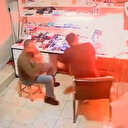 Adana'da cep telefonu bataryasının patlaması güvenlik kamerasında