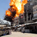 İşgalci İsrail'in Gazze'deki binalara saldırı anları görüntülendi 