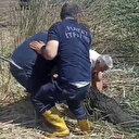 Kaçarak çamura saplanan kurbanlık koyunlara hayat kurtaran operasyon