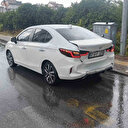 Yağışlı hava rampada kazaya neden oldu: Üç araç birbirine girdi, bir yaralı